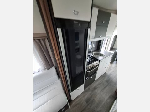 Swift Voyager 475 25