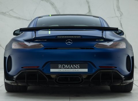 Mercedes-Benz AMG GT R PRO 8