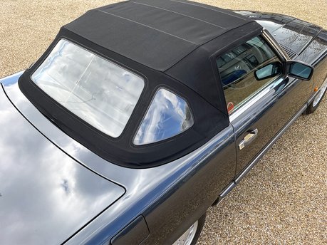 Mercedes-Benz SL Series 300 SL 38