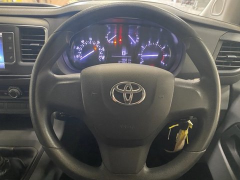 Toyota Proace L2 ICON 15