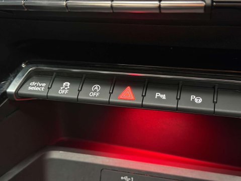 Audi RS3 2.5 TFSI Vorsprung Saloon 4dr Petrol S Tronic quattro Euro 6 (s/s) (400 ps) 54