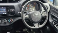 Toyota Yaris 1.33 Dual VVT-i Design Hatchback 5dr Petrol Multidrive S Euro 6 (99 ps) 34