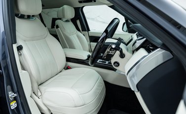 Land Rover Range Rover P460e Autobiography LWB 14