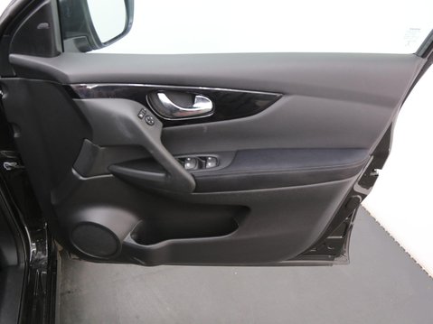 Nissan Qashqai 1.5 dCi N-Connecta Euro 6 (s/s) 5dr 19