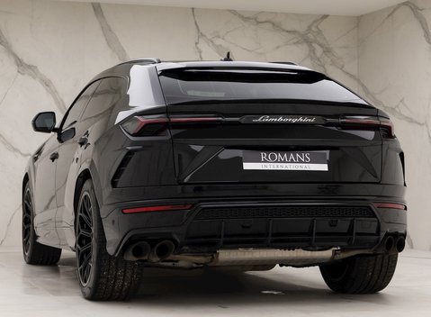 Lamborghini Urus 3