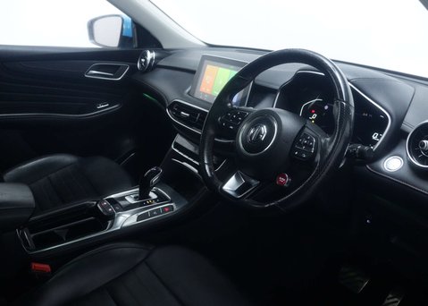 MG HS 1.5 MG HS Exclusive Semi-Auto 5dr 38