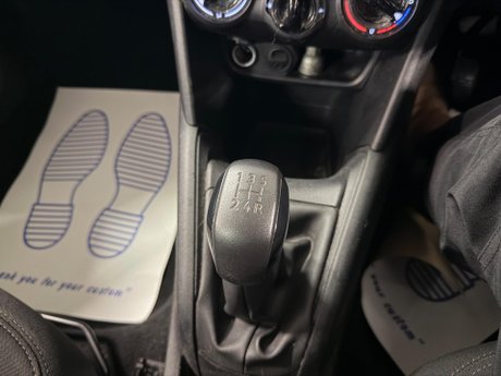 Peugeot 208 1.4 HDi Active Euro 5 5dr 9