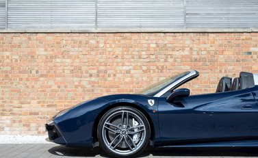 Ferrari 488 Spider 32