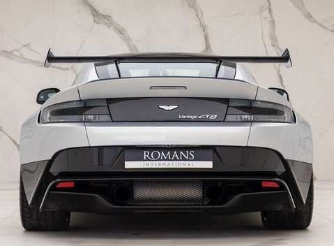 Aston Martin Vantage GT8 7
