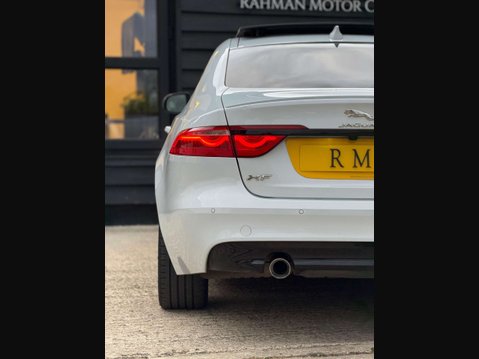 Jaguar XF 3.0d V6 S Saloon 4dr Diesel Auto Euro 6 (s/s) (300 ps) 13