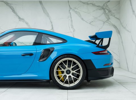 Porsche 911 GT2 RS Weissach (991) 52