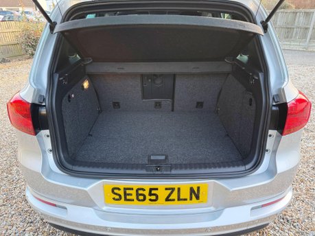 Volkswagen Tiguan 2.0 TDI BlueMotion Tech R-Line Edition SUV 5dr Diesel Manual 4WD Euro 6 (s/ 22