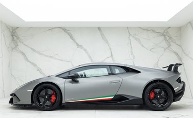 Lamborghini Huracan LP 640-4 PERFORMANTE 2