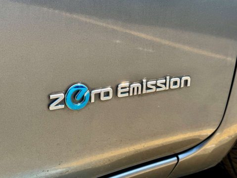 Nissan LEAF TEKNA 360 CAMERA 58