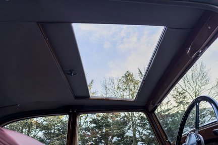 Alvis 4.3 Litre SA 'Pillarless' Saloon by Vanden Plas 22