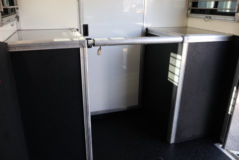 Renault Master 3.5 ton Coach Built Freddie Gover Horsebox with uprated suspension alloys  26