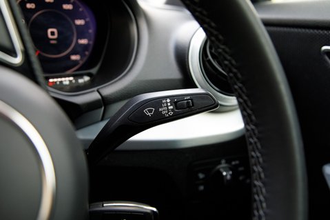 Audi Q2 TFSI S LINE BLACK EDITION 17