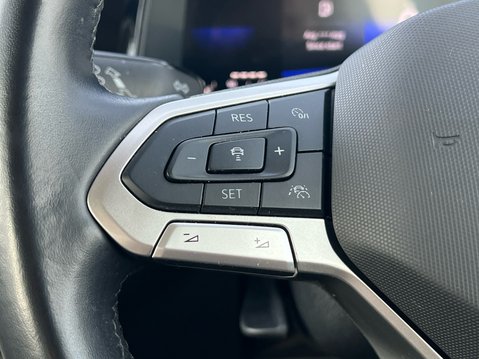 Volkswagen Polo LIFE TSI DSG 31