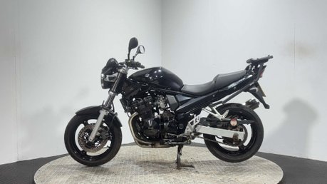 Suzuki Bandit 650 GSF 2006 9K GOOD LOOKING PROJECT BIKE / BARN FIND NAKED 650CC A2 4