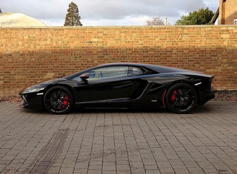 Lamborghini Aventador LP 700-4 Pirelli Edition 6