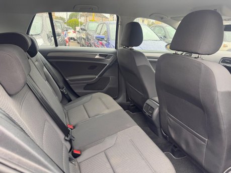 Volkswagen Golf E-GOLF 12