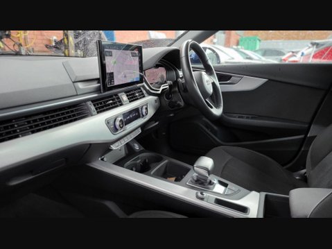 Audi A4 TDI TECHNIK MHEV 12