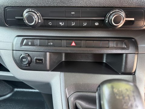 Vauxhall Vivaro L1H1 F2700 SPORTIVE S/S 29