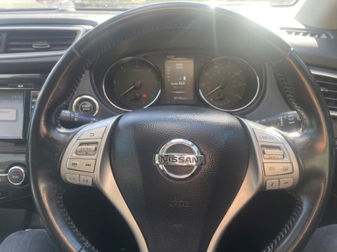 Nissan Qashqai 1.5 dCi Tekna 2WD Euro 5 (s/s) 5dr 23