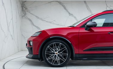 Porsche Macan GTS Electric 35