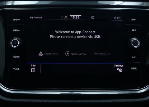 Volkswagen T-Roc 1.5 T-Roc R-Line TSi Evo Semi-Auto 5dr 26