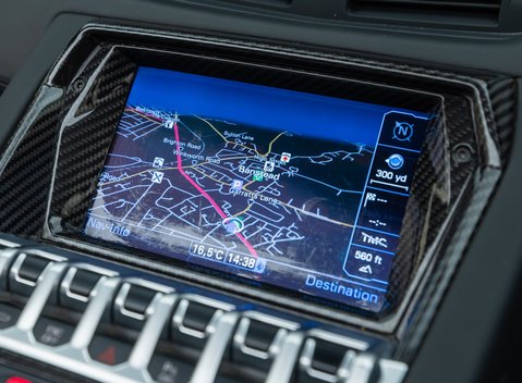 Lamborghini Aventador LP 700-4 ROADSTER 23