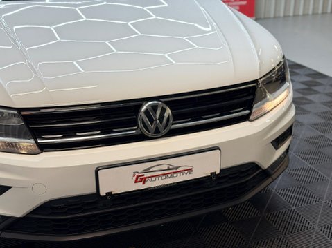 Volkswagen Tiguan 2.0 TDI SE Navigation 4Motion Euro 6 (s/s) 5dr 27