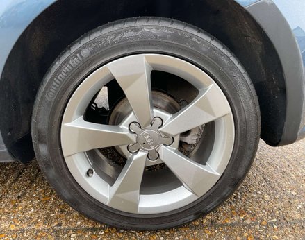 Audi A1 1.0 A1 Sport Nav TFSI Semi-Auto 3dr 16