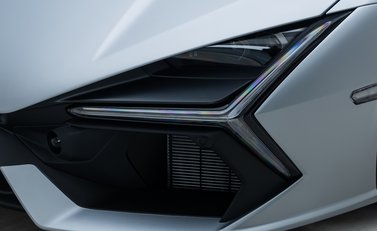 Lamborghini Revuelto 36