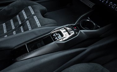 Ferrari 812 Competizione 18