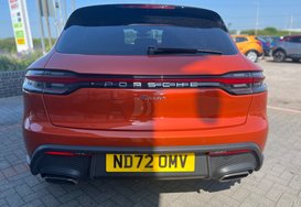 Porsche Macan PDK 17