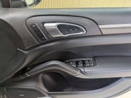 Porsche Cayenne 4.8 Cayenne V8 T Tiptronic S 4WD 5dr 33