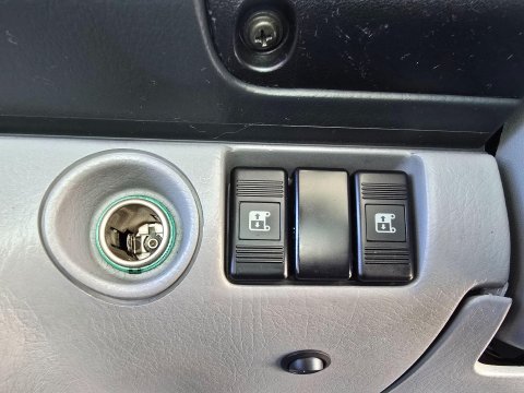 Mazda B Friendee Aero City Runner 38