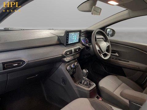 Dacia Jogger 1.6 Hybrid EXTREME MPV 5dr Petrol Hybrid Auto Euro 6 (s/s) (140 ps) 15