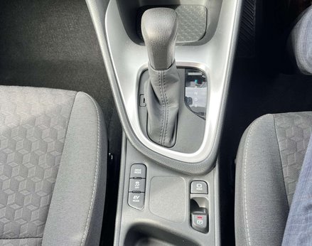 Toyota Yaris 1.5 Yaris Icon HEV CVT 5dr 51