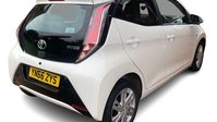 Toyota Aygo 1.0 VVT-i x-pression Hatchback 5dr Petrol x-shift Euro 6 (68 ps) 3