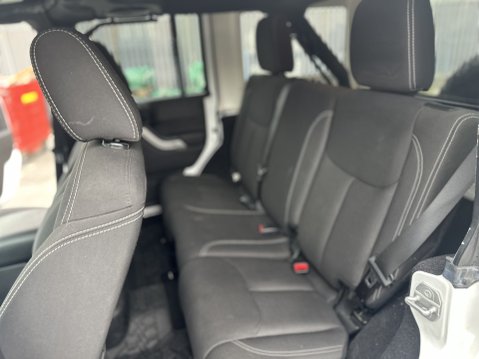 Jeep Wrangler V6 RUBICON UNLIMITED 16