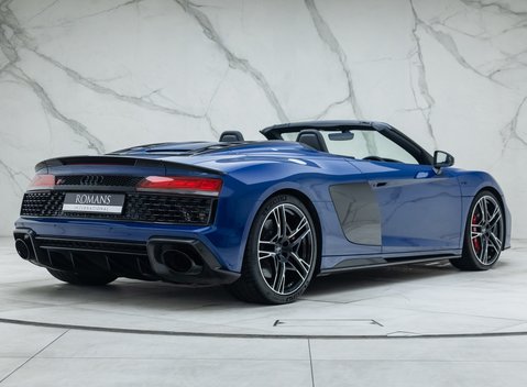 Audi R8 V10 PERFORMANCE CARBON BLACK SPYDER 9