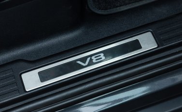 Land Rover Defender 90 V8 P525 25