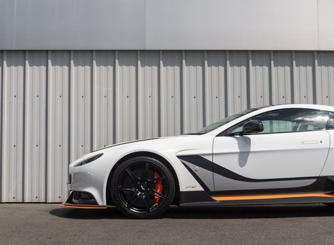 Aston Martin Vantage GT12 34