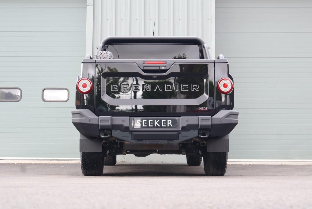 Ineos Grenadier FIELDMASTER EDITION PICK UP VERY RARE PETROL MODEL SEEKER STYLED  7
