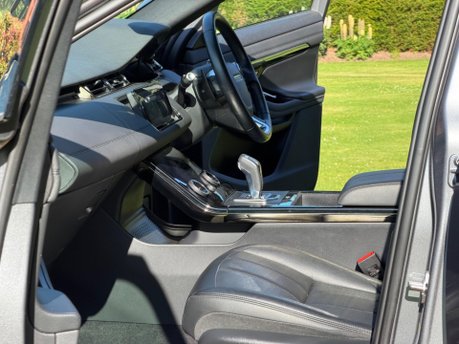 Land Rover Range Rover Evoque R-DYNAMIC SE 11
