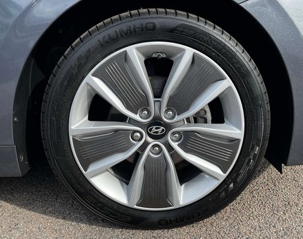 Hyundai IONIQ 1.6 IONIQ Premium SE FHEV Semi-Auto 5dr 15