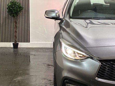 Infiniti Q30 1.5d SE Euro 6 (s/s) 5dr 12