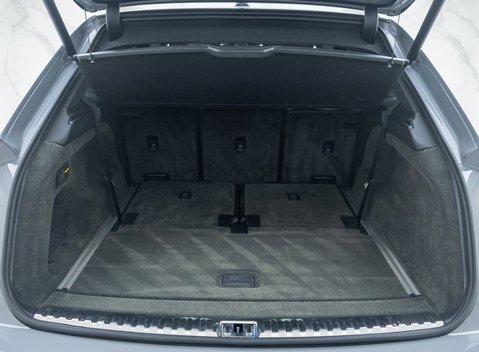 Bentley Bentayga V8 AZURE 44